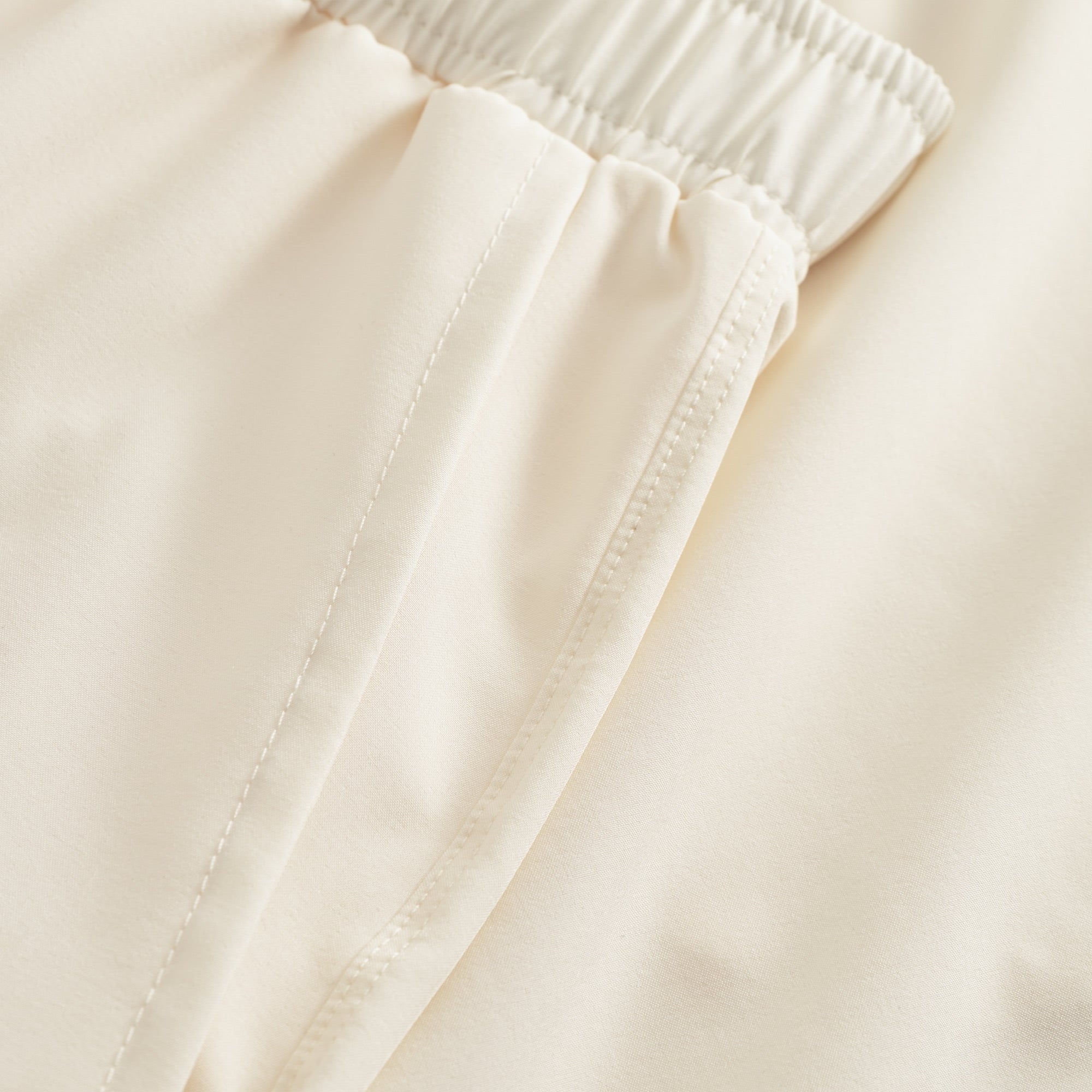 Oncourt Walnut/Off White Uniform Bundle