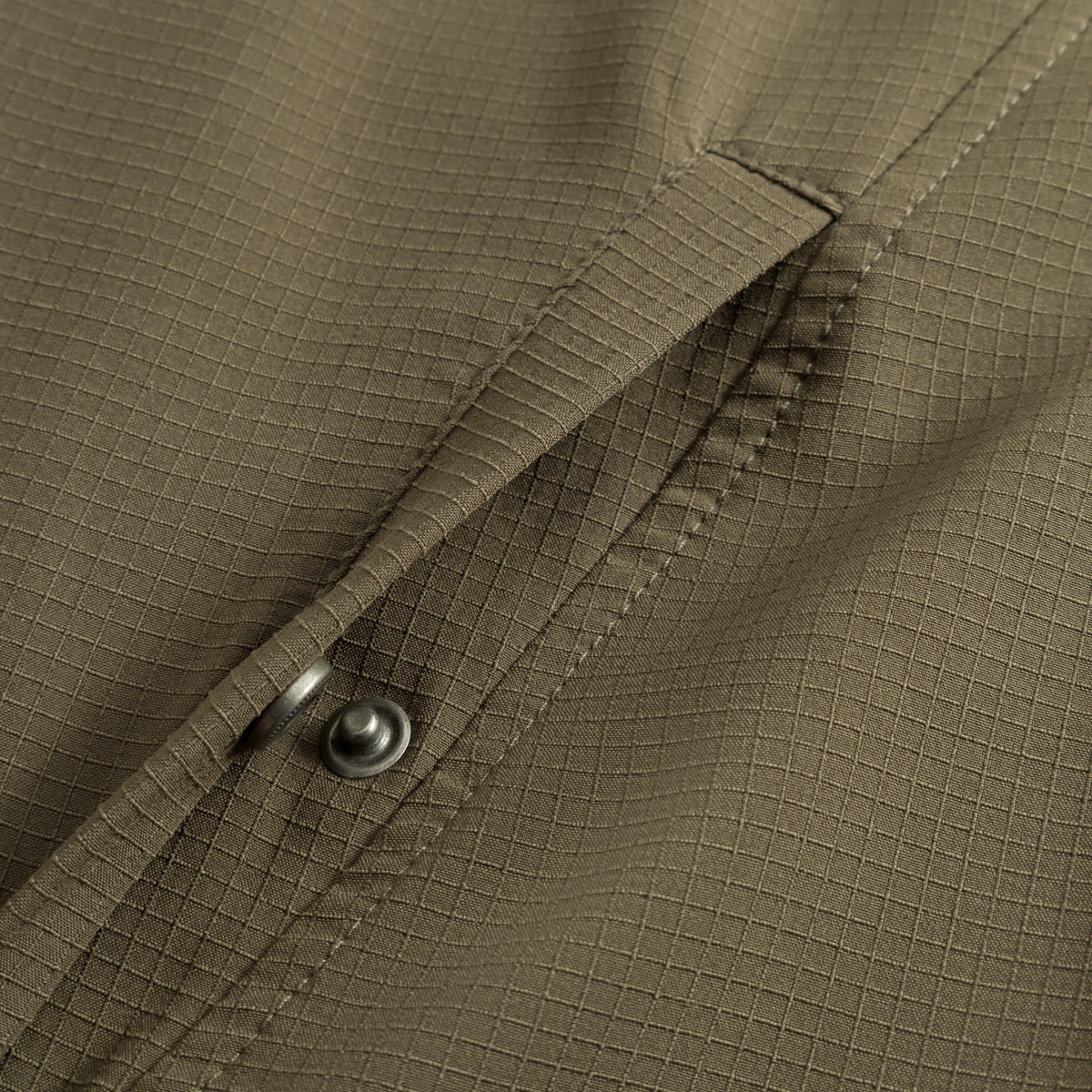 Cuera Active Cuera Track Jacket in Army, hardware and clip detail